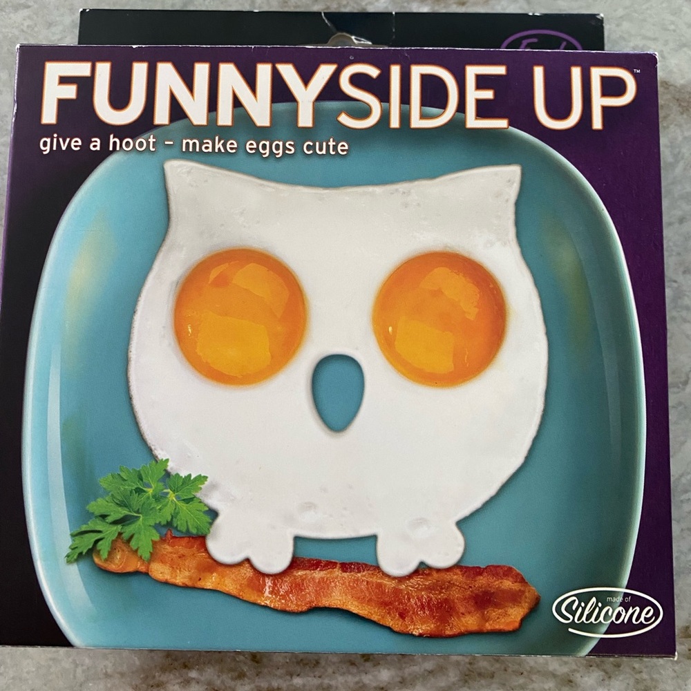 Fred Funny Side Up Owl Egg or Pancake Ring Mold Fun Kitchen Tool